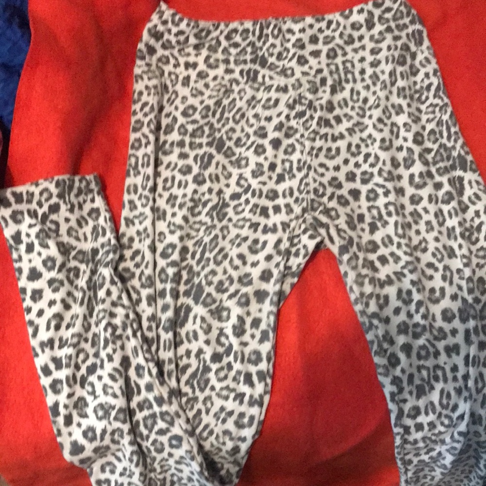 White and Grey Cheetah print leggings